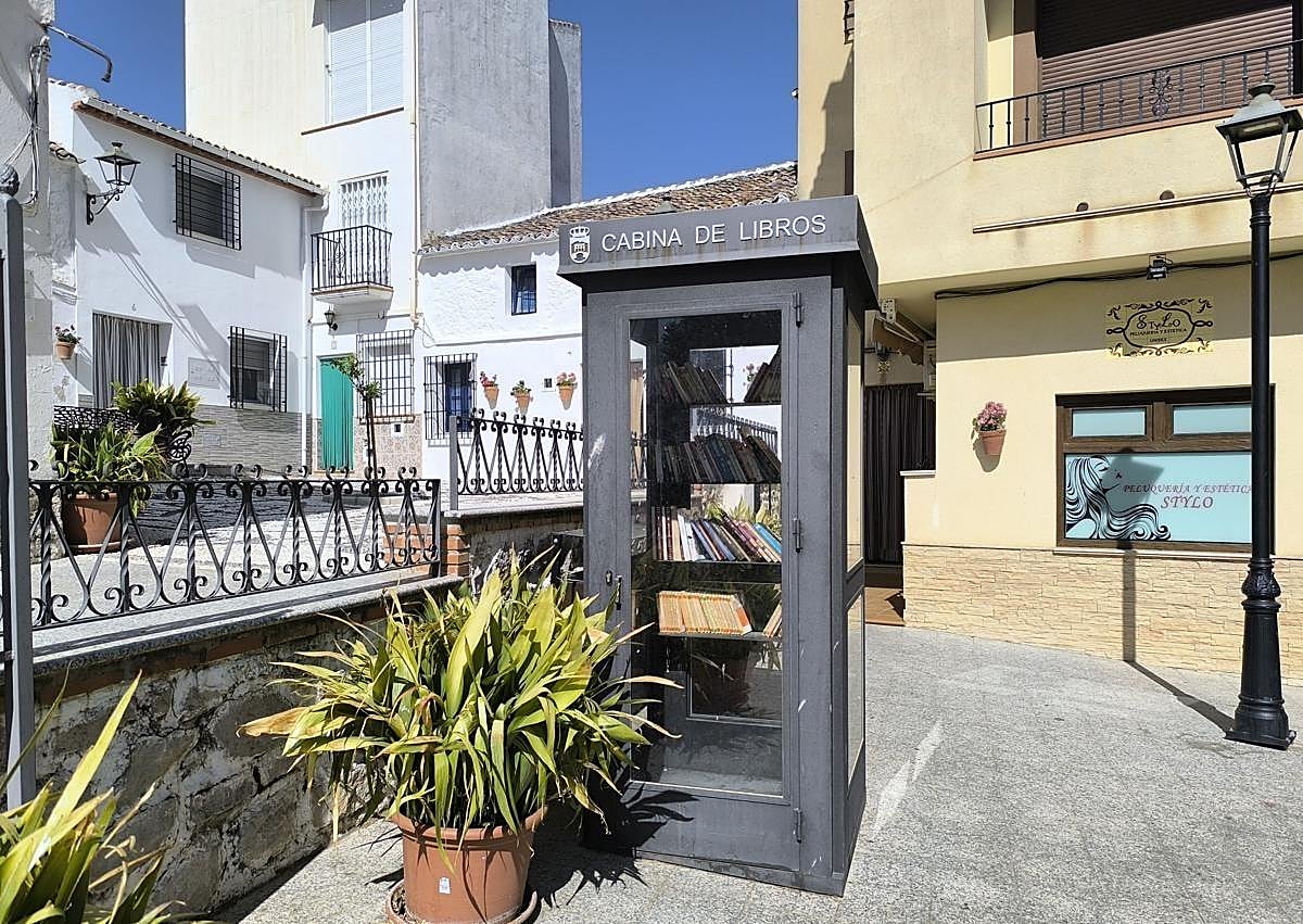 Imagen secundaria 1 - Phone booths in Alfarnate and Genalguacil.