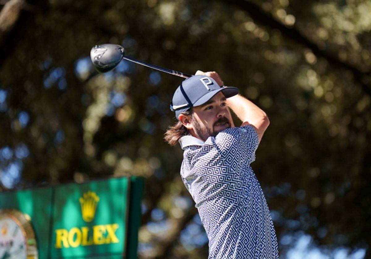 Marbella's Ángel Hidalgo in action.