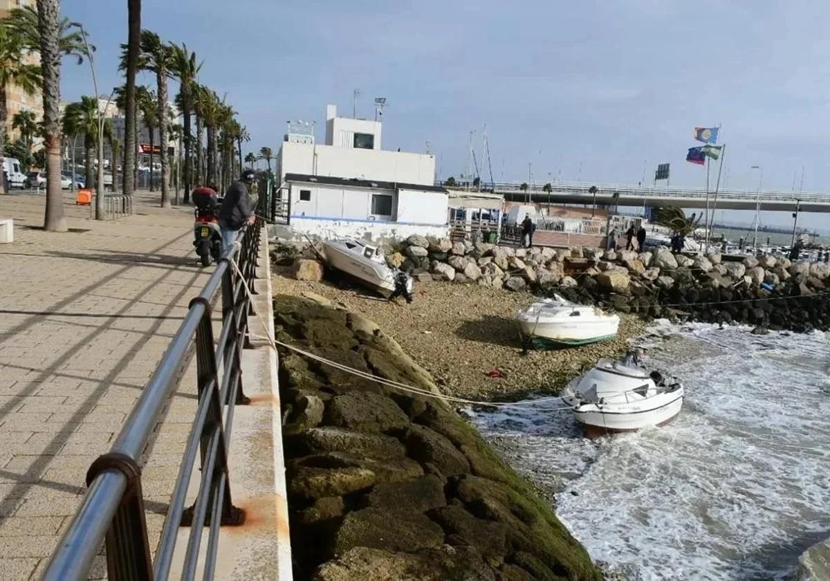 Angler dies after being crushed by large rock on a breakwater in southern Spain