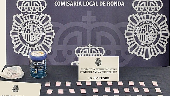 Two people carrying 43 doses of pink cocaine arrested during random vehicle check in Ronda