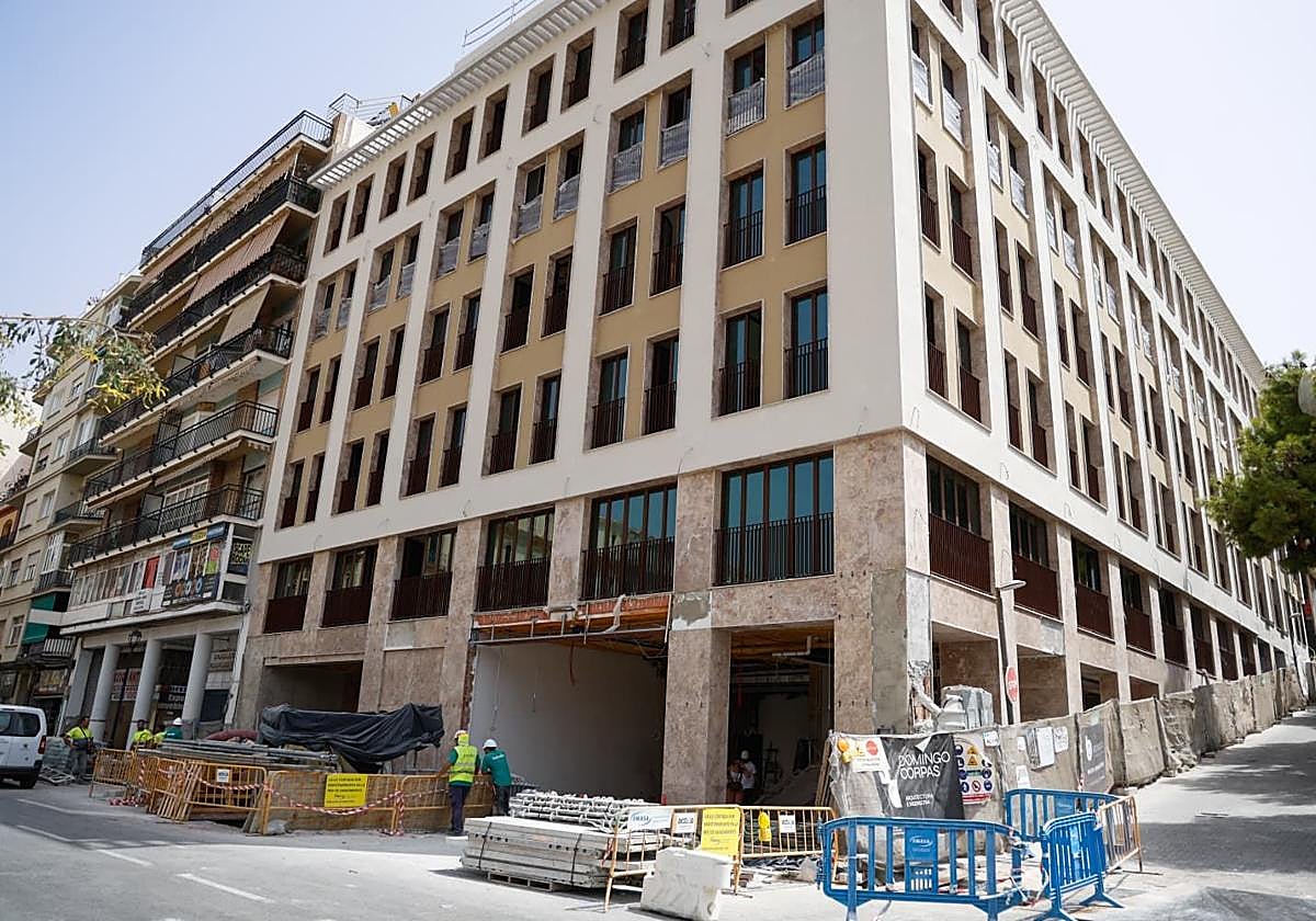 View of the ME Málaga hotel building, which is now free of scaffolding.