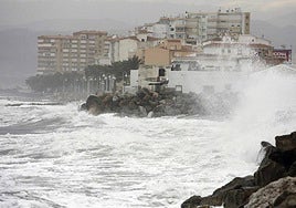 Aemet activates yellow alerts for strong winds and high waves along whole of Costa del Sol