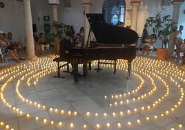 A young pianist performing at last year's Noche en Vela.