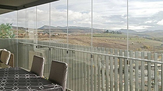 Malaga provincial court orders homeowner to remove retractable glass enclosure from his terrace