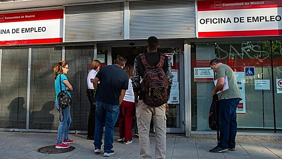 Spain loses nearly 200,000 jobs in worst August since 2019, adding 21,905 more people to ranks of the unemployed