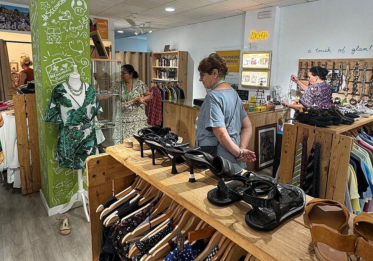 Are shops in Malaga open this Monday, a public holiday in the city?