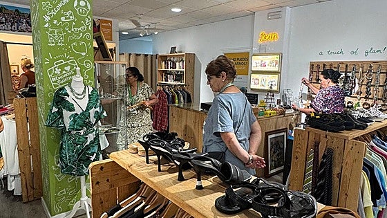 Are shops in Malaga open this Monday, a public holiday in the city?