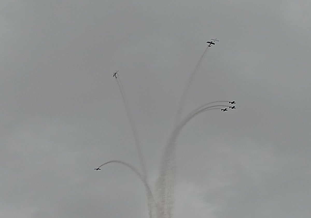 Imagen principal - Images from the air show