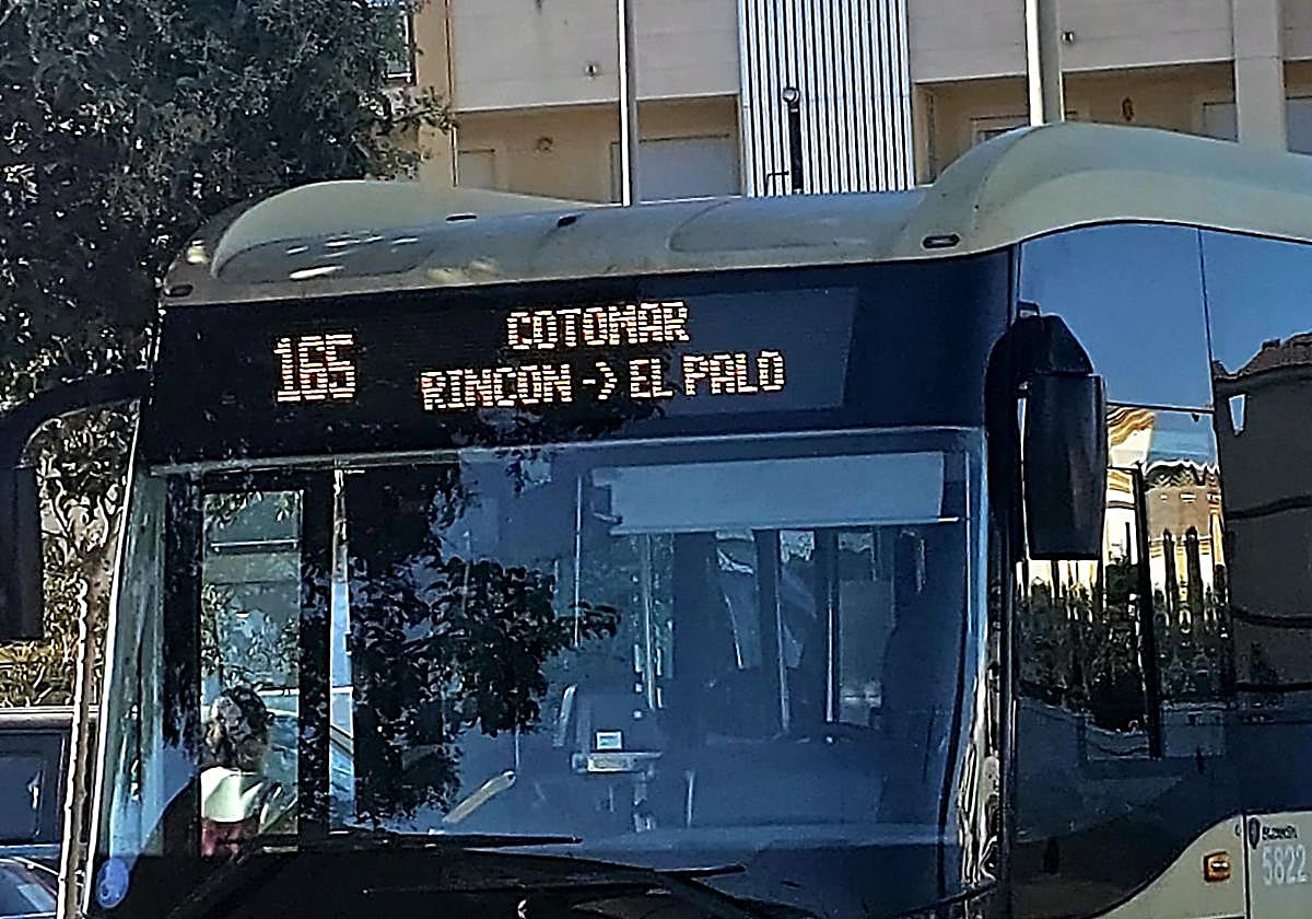 An express bus operating between Rincón and Malaga city.