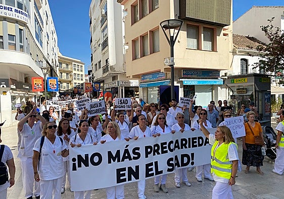 Home help service workers in Estepona take to streets to demand improved working conditions
