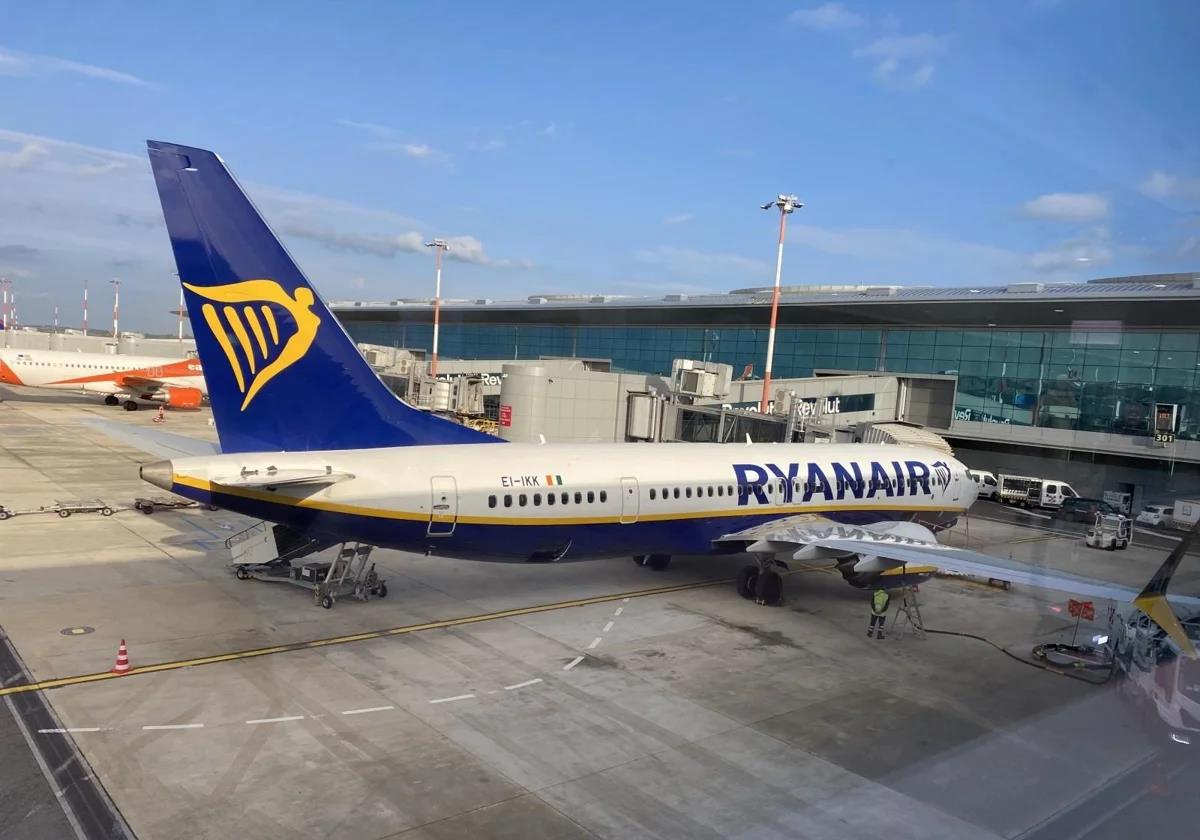 Ryanair threatens to slash another million seats on Spain flights next summer in row over airport taxes