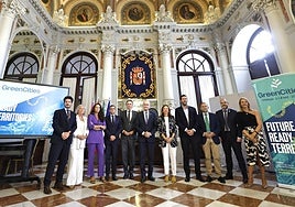 Representatives of institutions and organisations during the presentation.