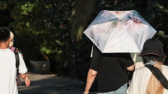 Costa del Sol welcomes autumn with mercury hitting 33C but there is the possibility of rain on the horizon