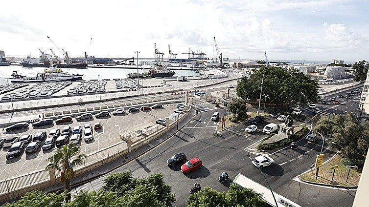 City port to enable ships to plug into dock-side power supply to reduce engine pollution in Malaga