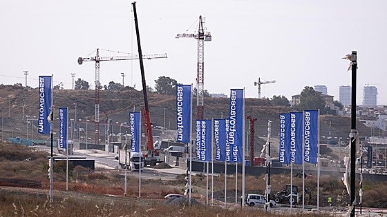 Sales of pre-owned homes slow in Malaga and along Costa del Sol while those of new builds continue to soar