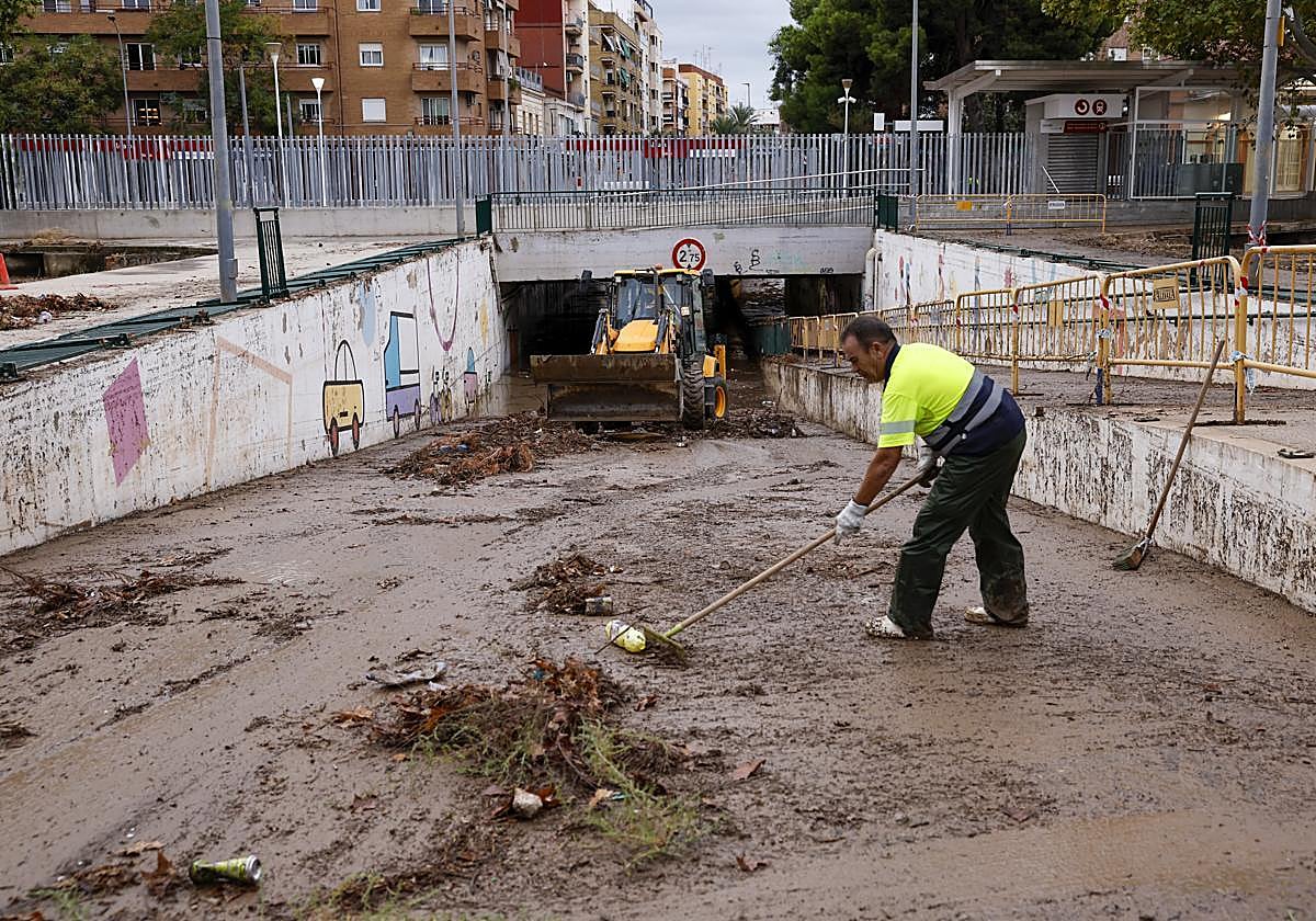 How will the remnants of hurricane Gabrielle affect the weather in Spain today?