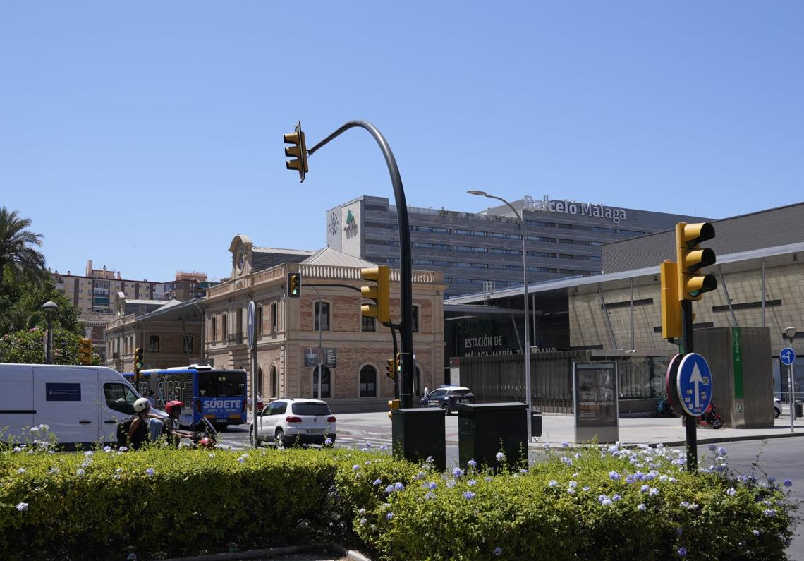 Imagen después - The old and new stations.