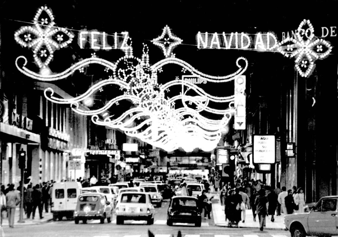 Imagen antes - The Christmas lights have evolved into a huge light and sound show.