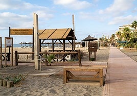 The town hall has replaced the wooden footpaths with new concrete ones.