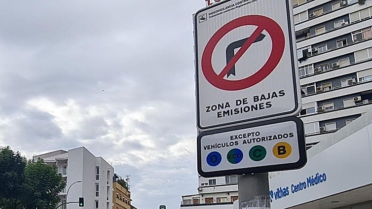 Driver faces 6,000-euro fine for tampering with number plate to 'dodge cameras' in Spanish city's new low emission zone