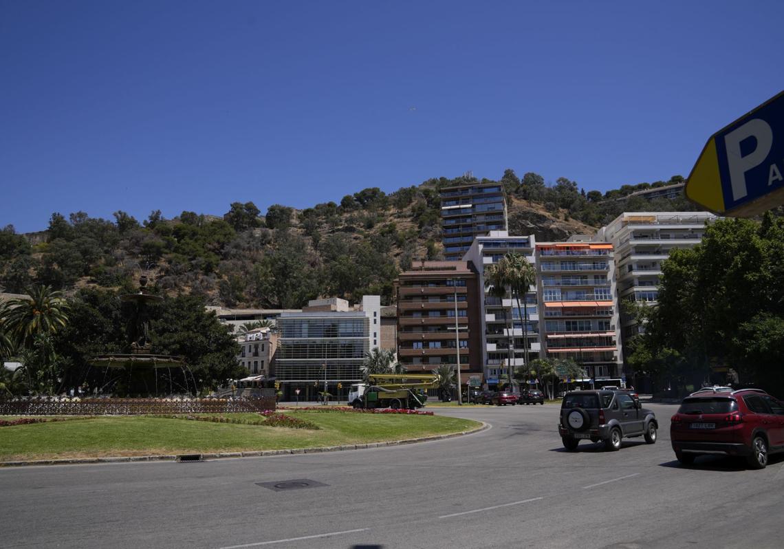 Imagen después - La Fuente de las Tres Gracias is easily identifiable.