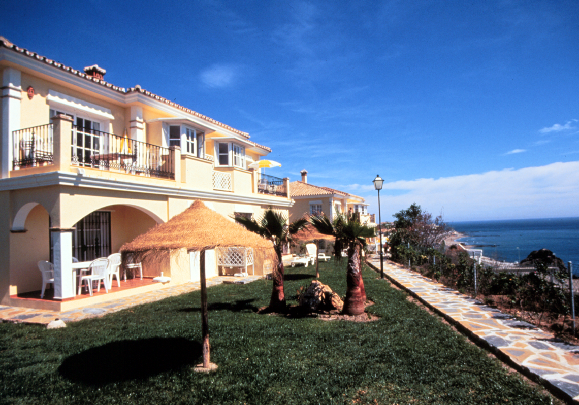 Imagen antes - IDILIQblends contemporary living with five-star hotel services.