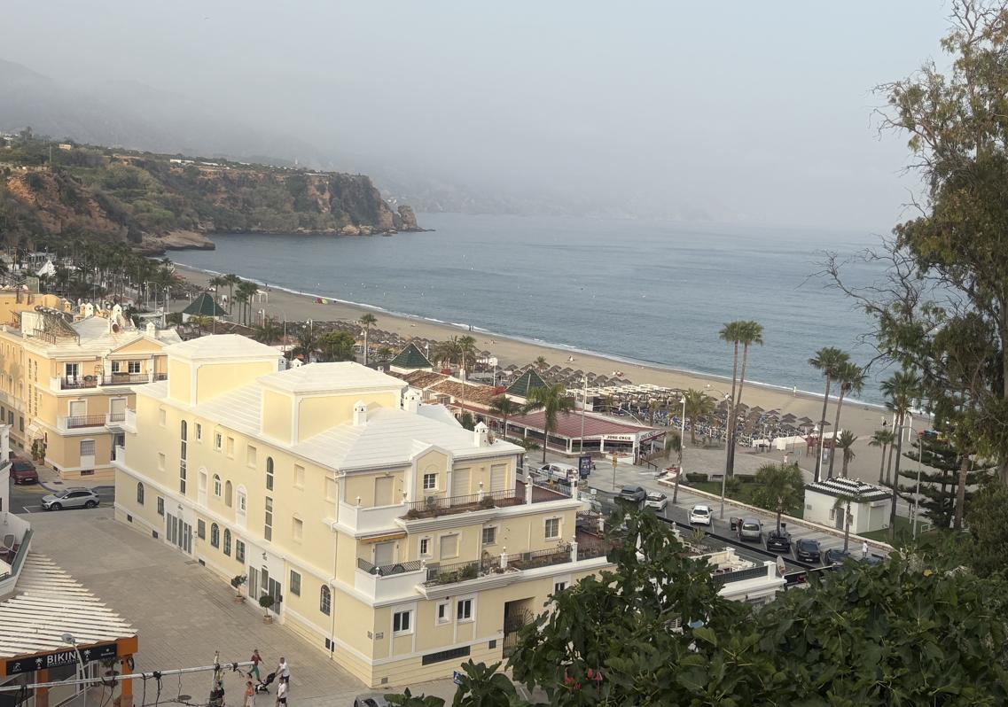 Imagen después - Ayo beach is well known for its bars and 'chiringuitos'
