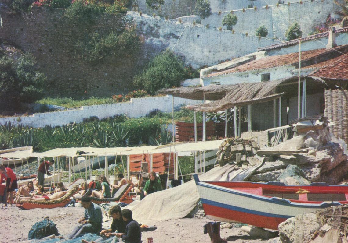 Imagen antes - Fisherman have largely been replaced by tourists in Calahonda beach