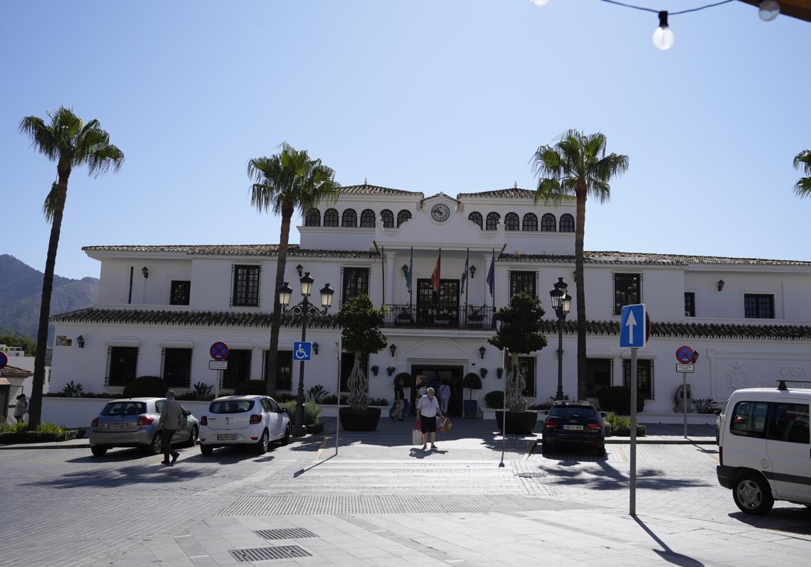 Imagen después - Mijas Pueblo town hall was originally where the folk museum is now located. The new building was built in 1987.