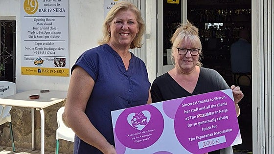 Eastern Costa del Sol bar raises 2,000 for local breast cancer charity