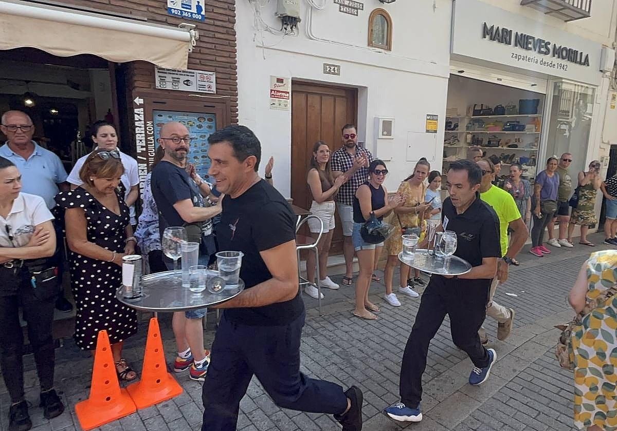 Last year's waiters' race.