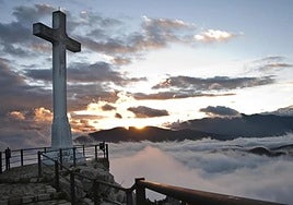 The Santa Catalina castle with its famous cross.