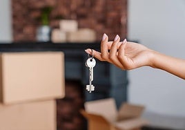 Are you being asked for a bank transfer to rent an apartment? Bank of Spain issues warning about these payments