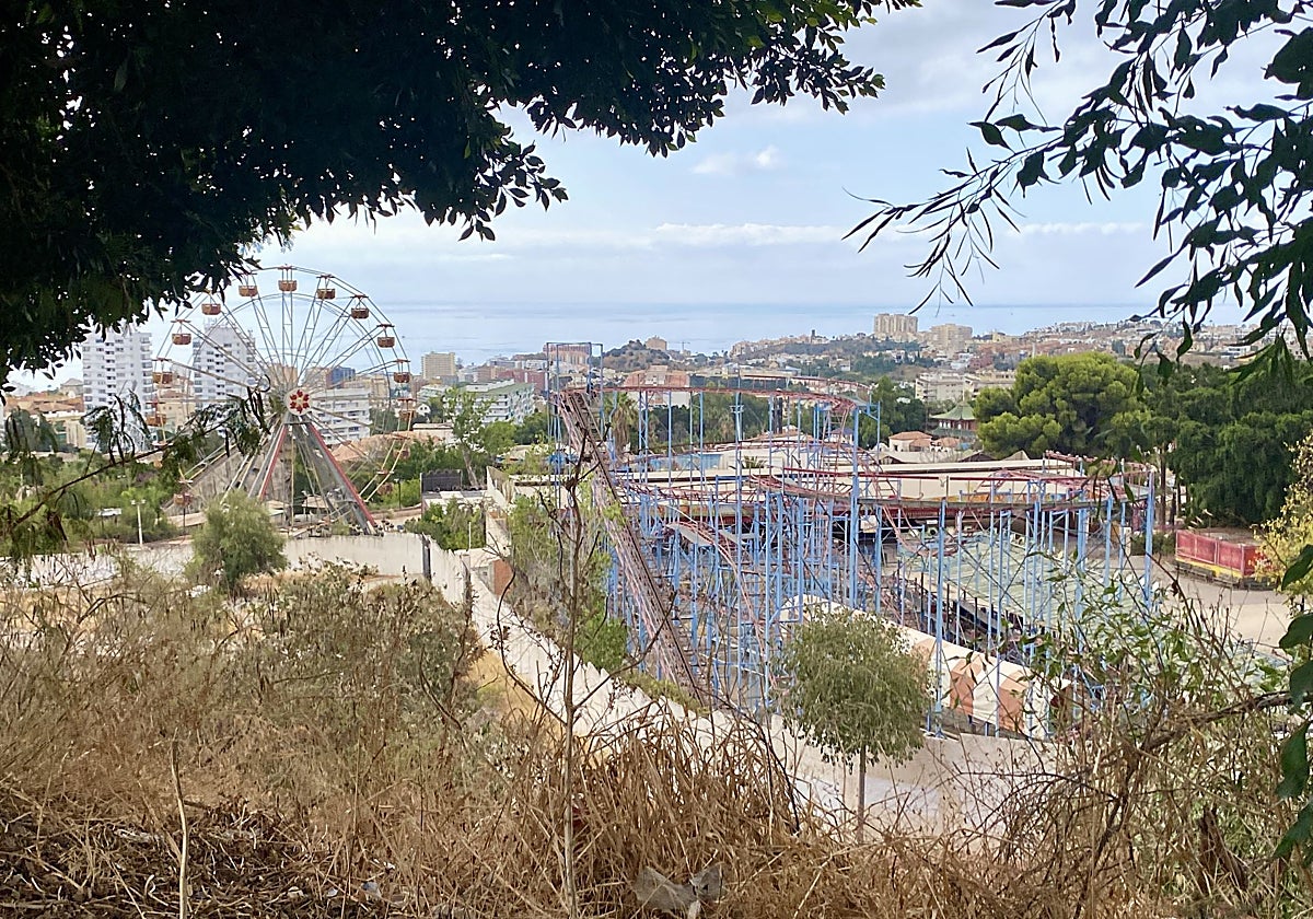 Current view from outside the amusement park.