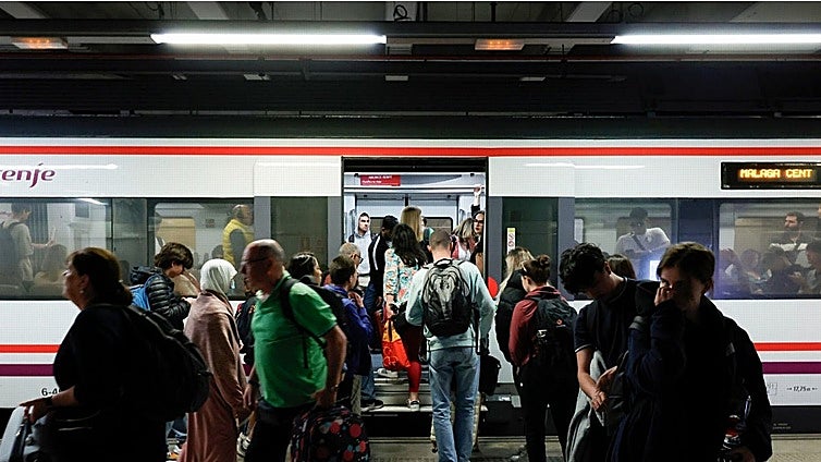 How is Spain's national union strike for Palestine affecting the trains?
