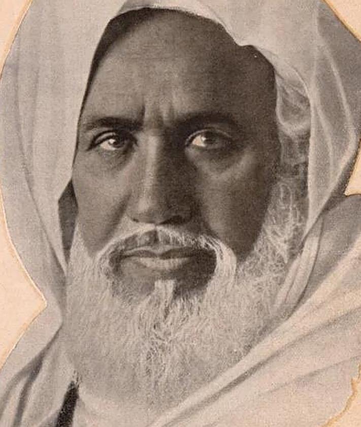 Imagen secundaria 2 - Arrival at the Dar Riffien barracks of King Alfonso XIII. October 5, 1927; Wheat market. Tetouan, 1928; and portrait of the Grand Vizier Sidi Mohamed Ben Azuz.