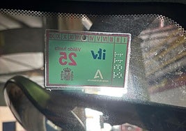 A heavy urban fire engine - a first-response vehicle that was used to tackle the Torremuelle fire - has been at the fire station with an expired ITV since July.