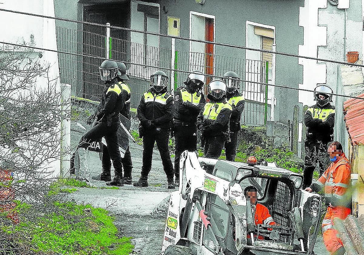 Manhunt for son after police rescue elderly woman from living among dead cats and squalor in Bilbao