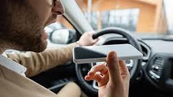 Driving distractions: mobile phones are main culprit in fatal accidents in Spain