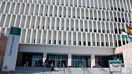 Man shows pornographic material to his six-year-old niece and claims in court that he did it for educational purposes