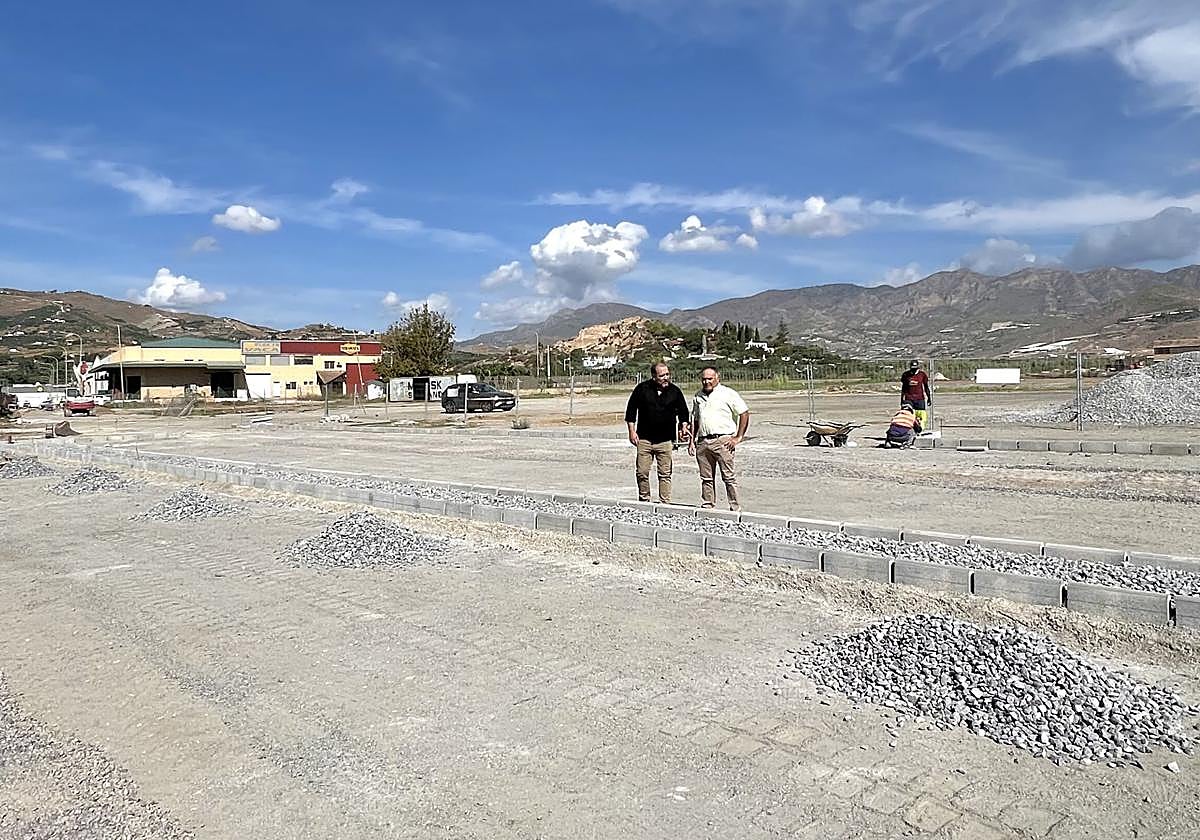 Mayor Javier Ortega at the construction site of the park-and-ride car park.