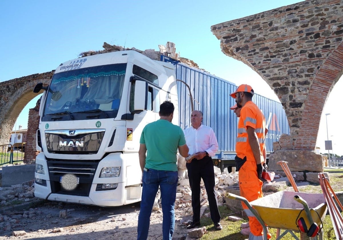 The lorry damaged one of the arches to this 18th-century aqueduct.
