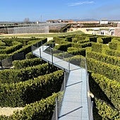 Easy and challenging itineraries are possible at the Laberintus Park maze in Humilladero.