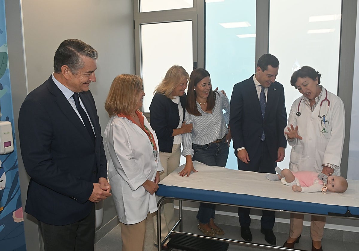 The president of the Junta de Andalucía, the regional health spokesperon and the mayor of Marbella.