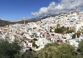 Panoramic view of the town centre of Cómpeta.