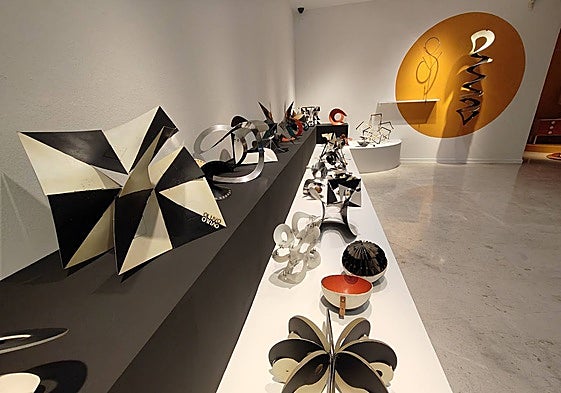 The series 'Ovum' is exhibited for the first time in its full power since Frank Rebajes' donation in 1988.