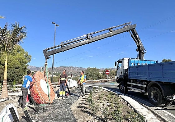 Roundabouts get fruity on Granada's Costa Tropical