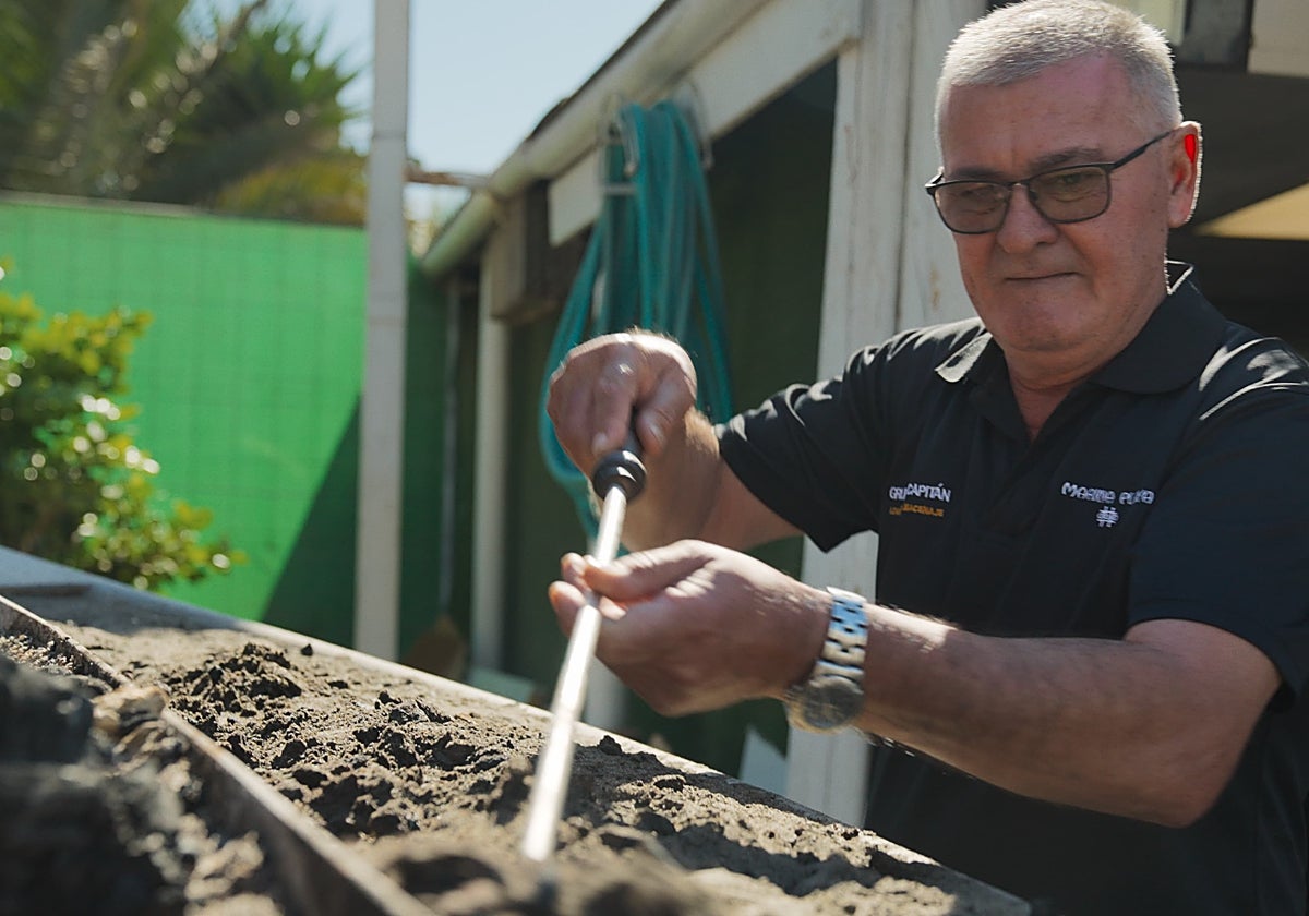 The story of Malaga's 'espetero' Manolín, competing for a Goya Award