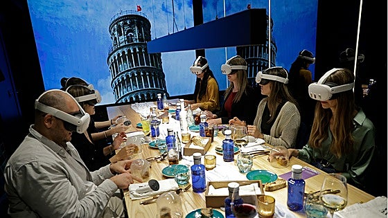 The Costa del Sol restaurant that invites you to dine wearing virtual reality glasses