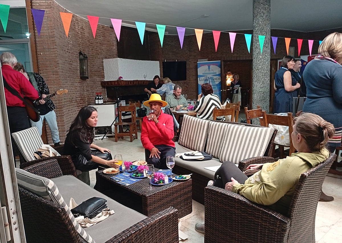 Imagen secundaria 1 - Axarquía Business Networking Copas & Canapés event